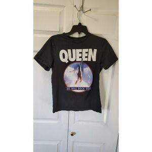 Queen "We Will Rock You" Graphic Tee Freddie Mercury Band Shirt Medium